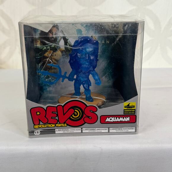 Aquaman Revos Vinyls Wobbling Figure Translucent Ocean‎ Blue Sdcc 2019 Exclusive - Picture 6 of 6